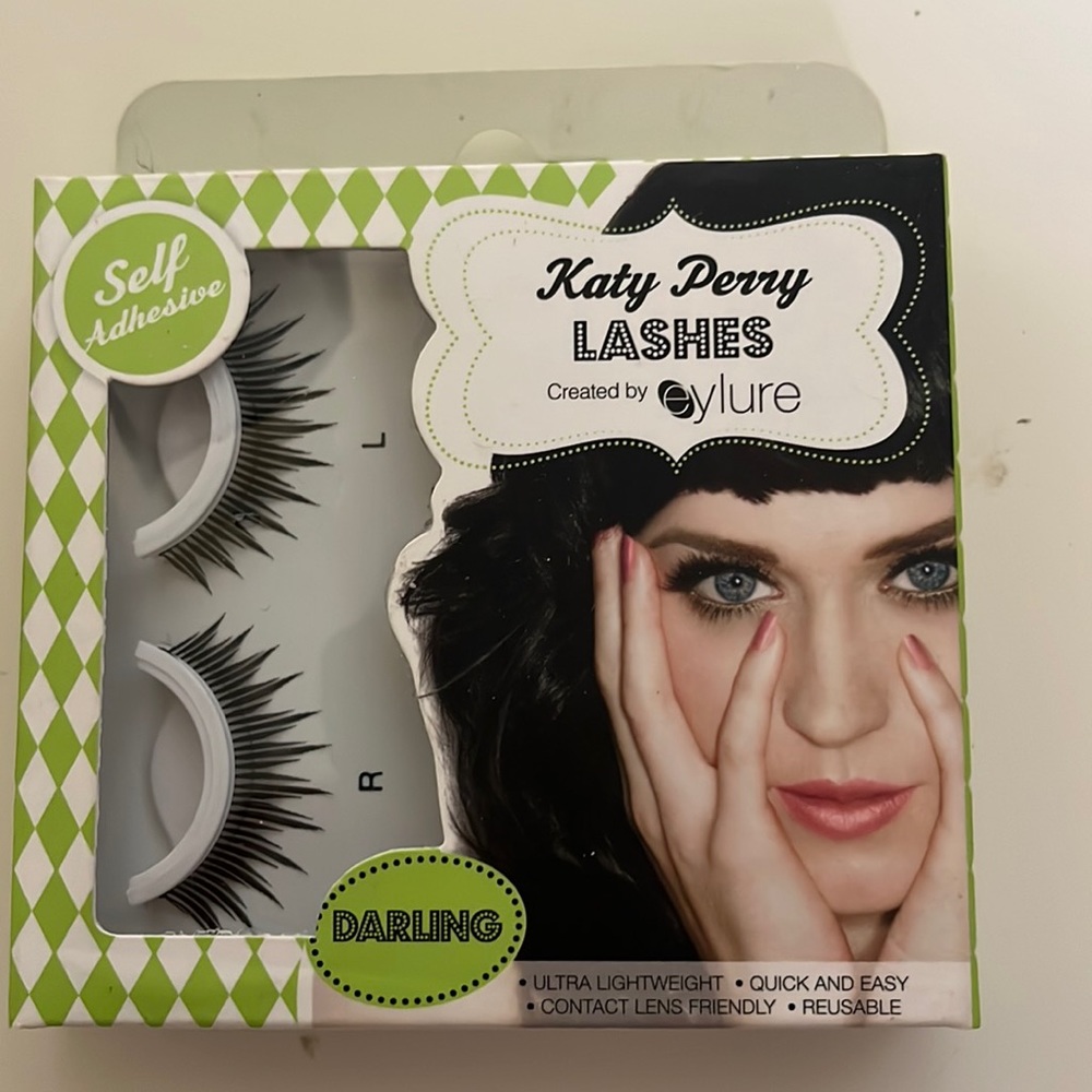 Katy Perry lashes